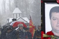 V Rusku pohřbili pilota-hrdinu sestřeleného Turky. V těle měl osm kulek islamistů