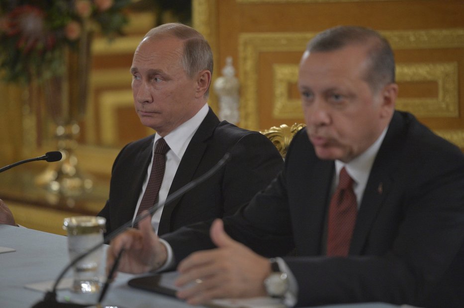 Podpis dohody o výstavbě plynovodu mezi Ruskem a Tureckem