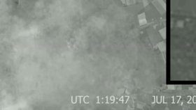 Nesedí čas: Na »usvědčujícím« snímku je uveden – UTC 1:19:47 (2:19:47 SEČ) a musela by být noc. Skutečný čas pádu letounu byl ale ve 13:21 UTC!