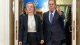 V únoru 2022 se Trussová marně snažila odvrátit válku na Ukrajině. Na snímku s ruským ministrem zahraničí Sergejem Lavrovem.