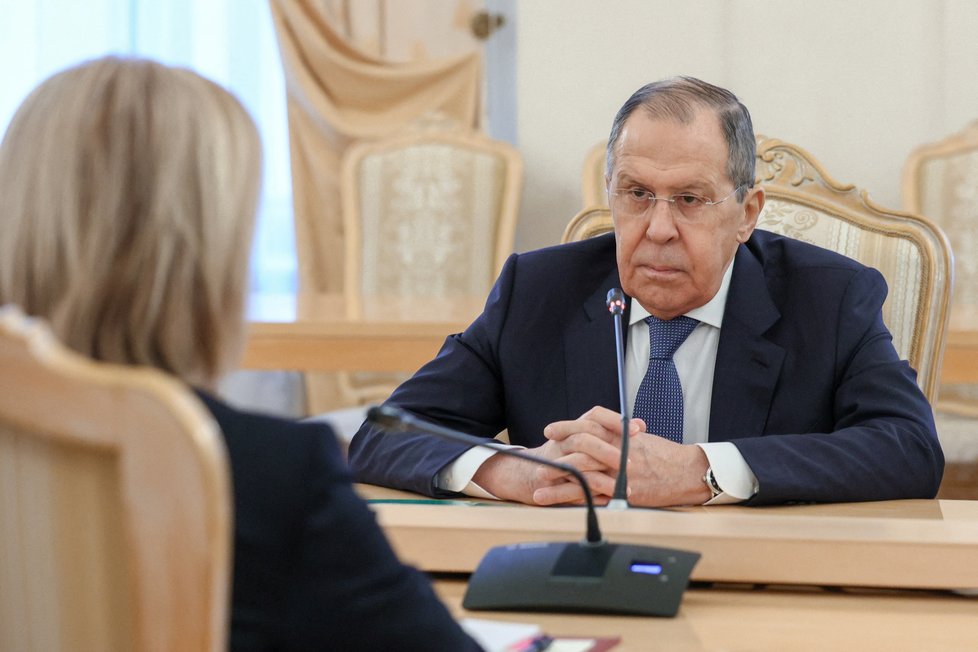 Sergej Lavrov v Moskvě při jednání s britskou ministryní zahraničí (10.2.2022)