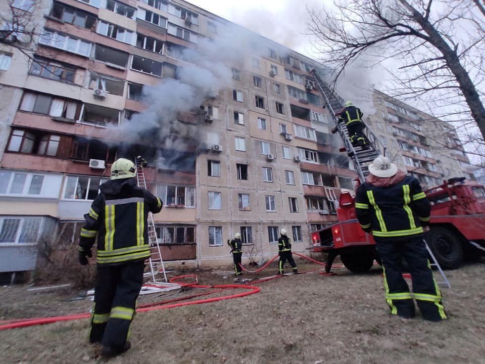 Ostřelování obytného domu v Kyjevě (14. 3. 2022)