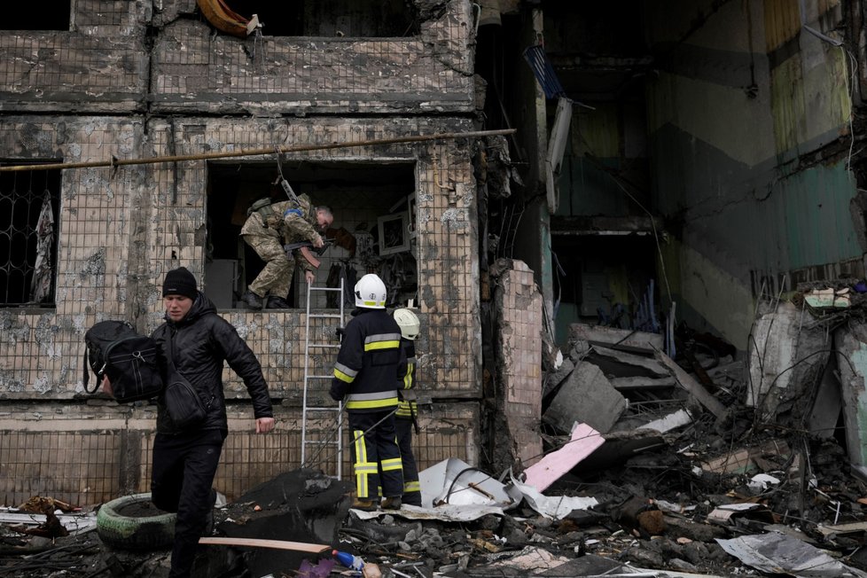 Ostřelování obytného domu v Kyjevě (14. 3. 2022)