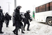 Tisíce Rusů vyrazily protestovat proti válce: Putinova policie je mlátila a 3500 lidí zadržela