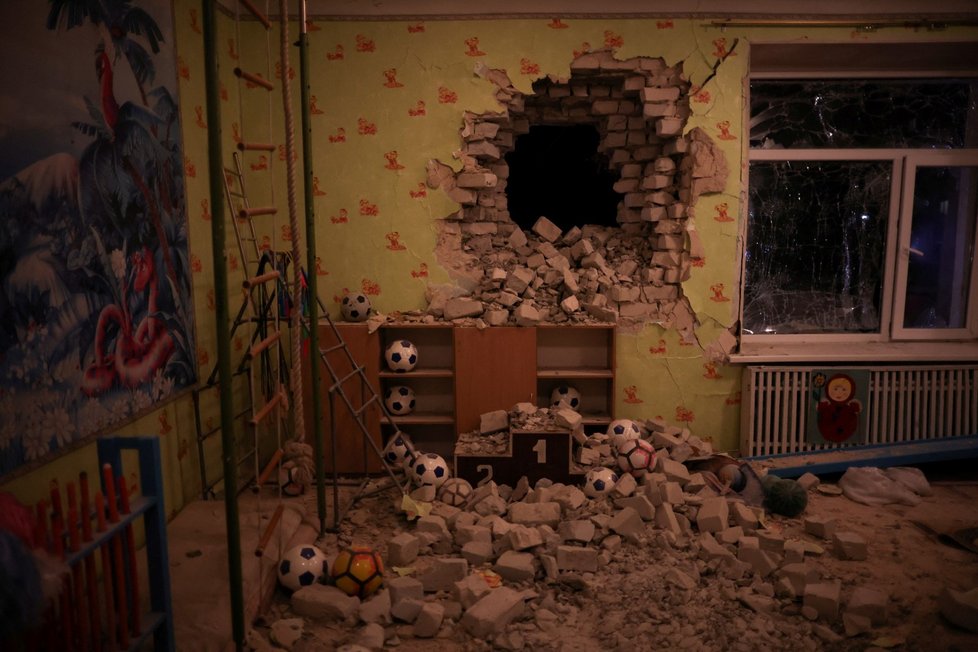 Rusko-ukrajinský konflikt: Poničená školka na Ukrajině v oblasti Luhansk (17.2.2022).