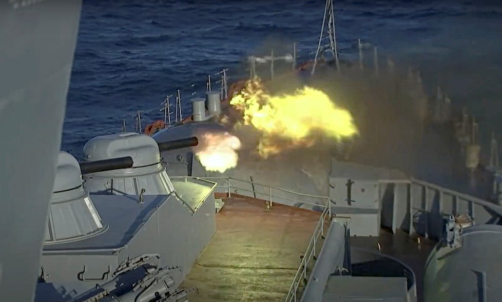 Snímky z videa ruského ministerstva obrany: Cvičení v Černém moři