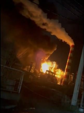 Požár rafinerie v jihoruském městě Tuapse (25.1.2024)