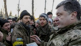 Porošenko navrhl zvážit pozvání mírových jednotek na Ukrajinu