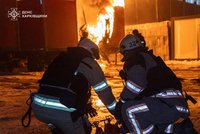 ONLINE: Rusové útočili i na dětské sanatorium. A statisíce domácností v mrazech bez elektřiny