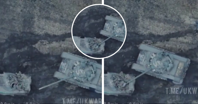 Ruský tank kanónem sejmul pět ruských vojáků.