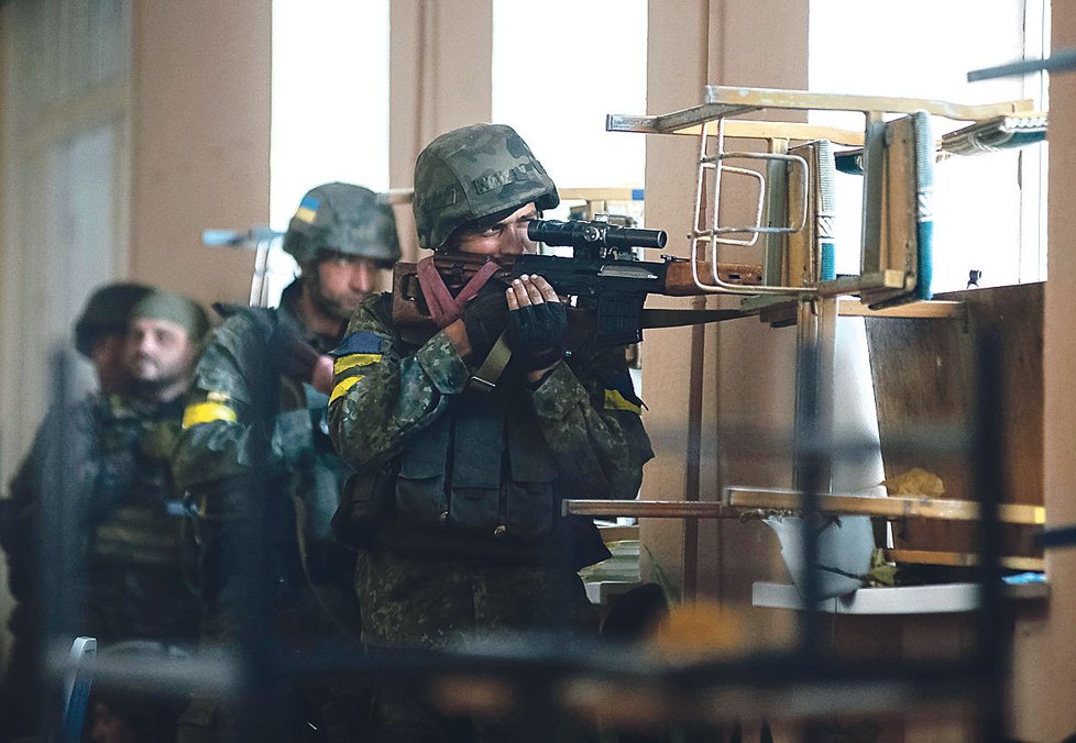 Ukrajinská armáda je, zdá se, v rozkladu.