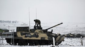Ruští vojáci na hranicích s Ukrajinou (27.1.2022)