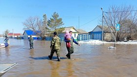 Evakuace v Orsku, kde se protrhla hráz přehrady na řece Ural.