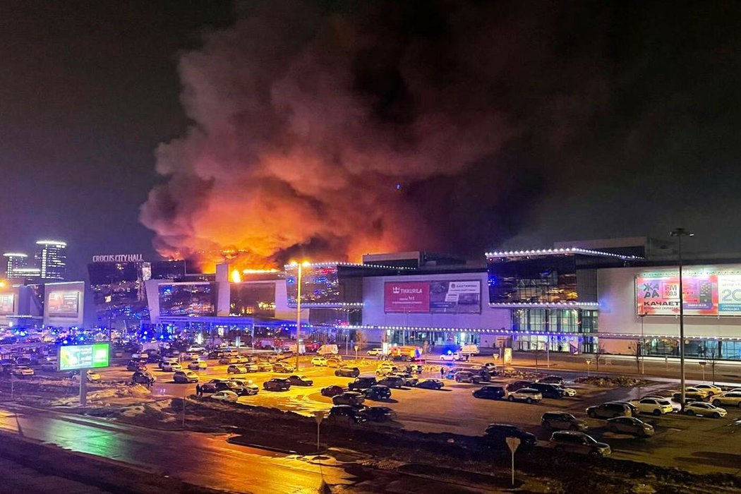 Požár v budově s koncertní síní ve městě Krasnogorsk