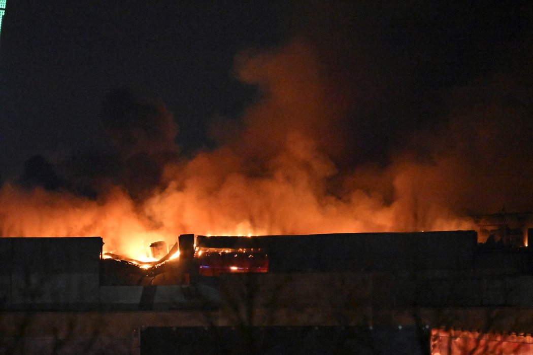 Požár v budově s koncertní síní ve městě Krasnogorsk