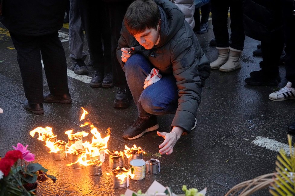 Smutek za oběti teroru v Krasnogorsku.