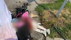 Foto zabité holčičky v ukrajinské Vinnycje po raketovém útoku Rusů