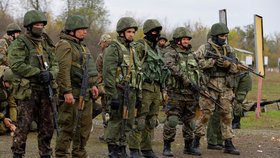Mobilizovaní civilisté trénují v Doněcké oblasti (10.10.2022)
