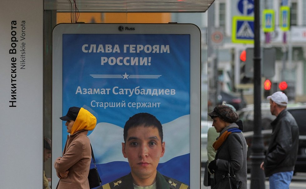 Válka na Ukrajině: Motivující mobilizační plakáty v Rusku (4.10.2022)