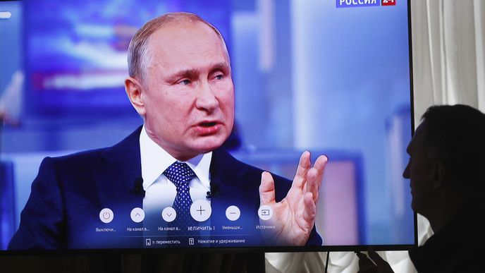 Ruský prezident Vladimir Putin při vysílání každoroční besedy.