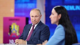 Ruský prezident Vladimir Putin během debaty s Rusy, (30.06.2021).