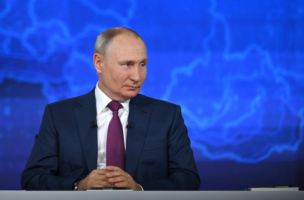 Ruský prezident Vladimir Putin během debaty s Rusy (30. 6. 2021)