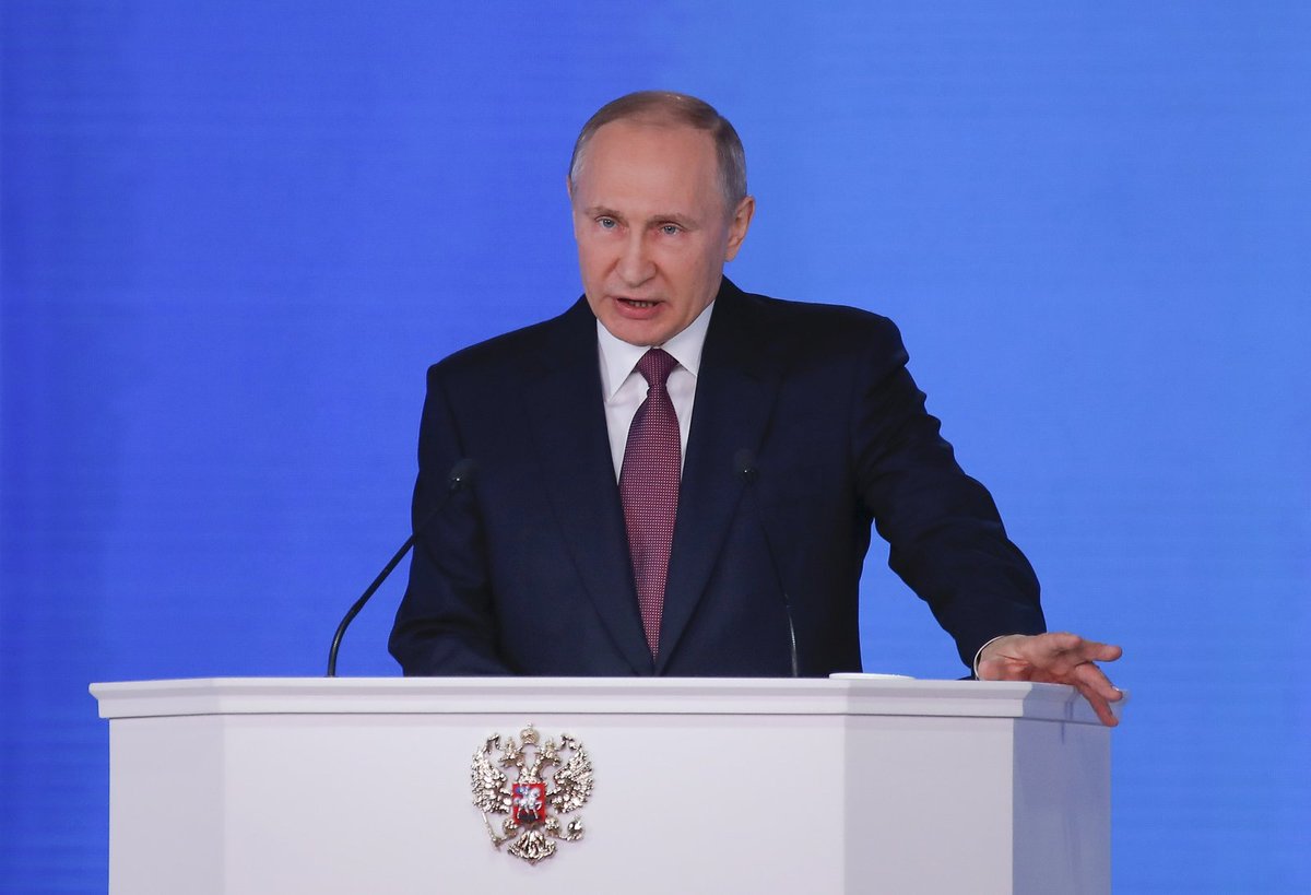 Ruský prezident přednesl projev před svým parlamentem. Kritici ho viní, že řeči využil k vlastní propagandě před volbami.