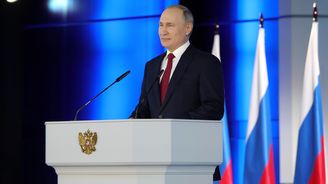 Rusko poprvé v dějinách nikoho nedohání, řekl Putin. Chce větší podporu rodin a změny v ústavě