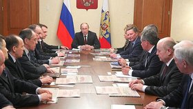 Vladimir Putin a Rada bezpečnosti RF (2013).