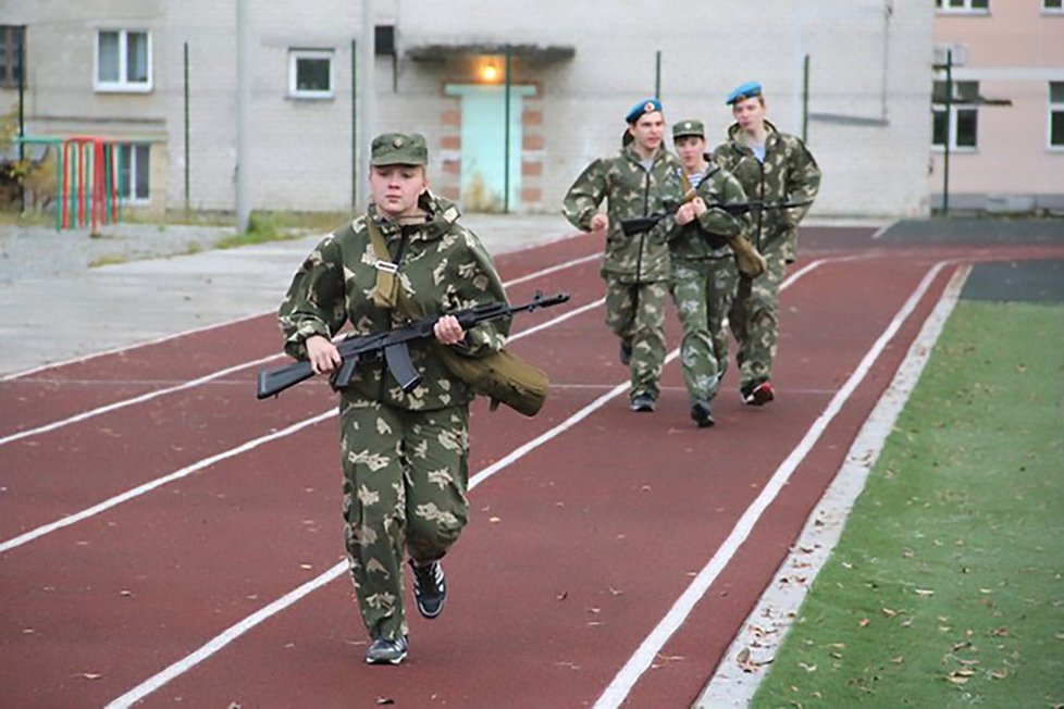 Studenti z vojenské akademie v Moskvě.