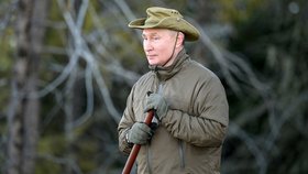 Ruský prezident Vladimir Putin na dovolené na Sibiři, doprovod mu tradičně dělal ministr Šojgu.