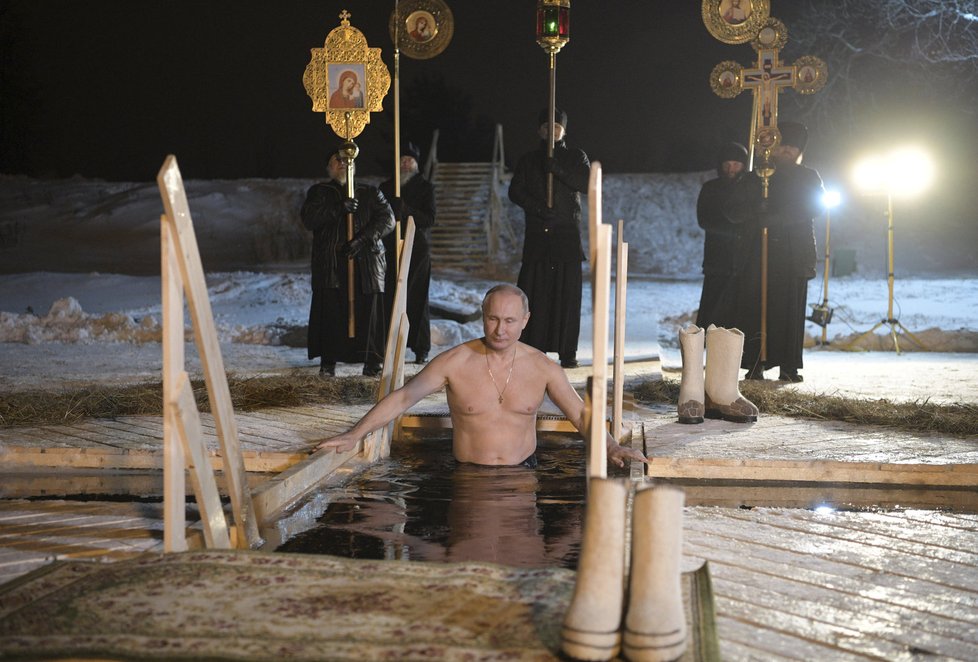 Vladimir Putin u tverského jezera Seliger.