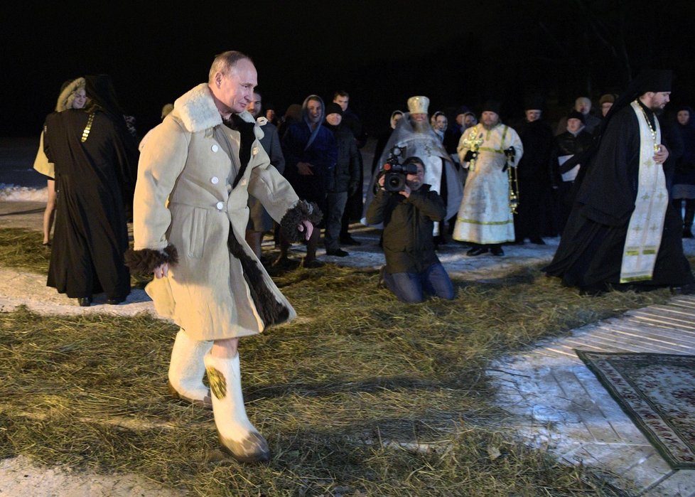 Vladimir Putin u tverského jezera Seliger.