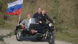 Prezident Putin na projížďce s Nočními vlky.