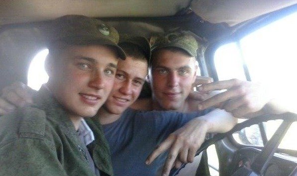 Nový zákon vojákům zakazuje zveřejňovat svoje „selfíčka“.