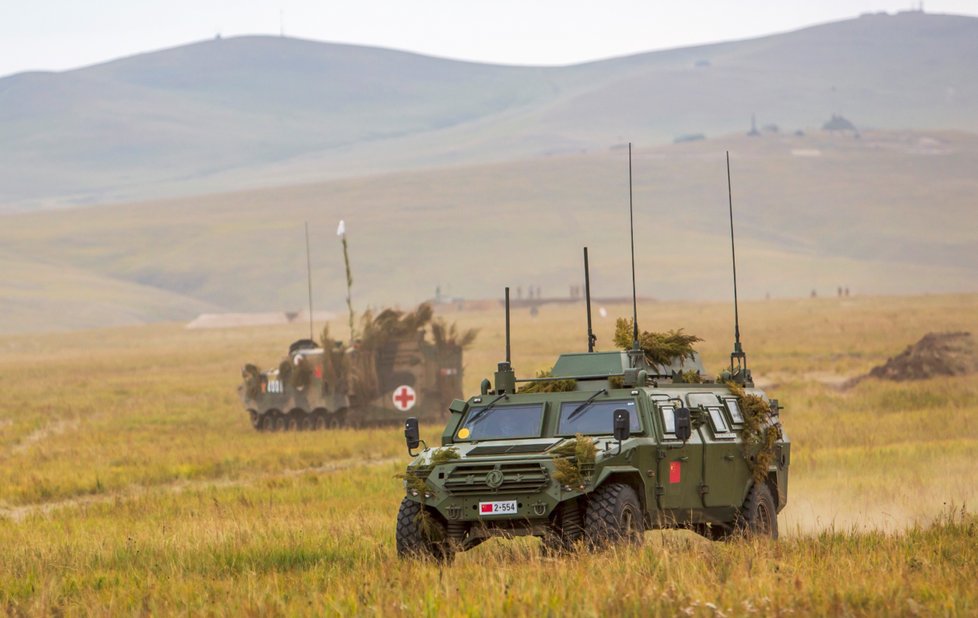 Na východě Ruska začaly mohutné vojenské manévry, ke cvičení se přidá také Čína a Mongolsko.