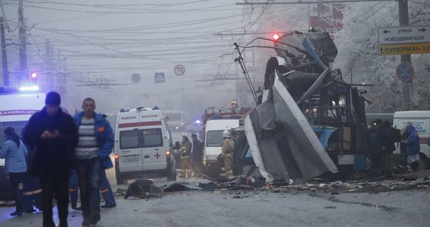 K výbuchu trojlejbusu došlo ani ne 24 hodin po sebevražedném atentátu na nádraží!
