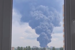 V ruské Voroněži hoří sklad paliva. (24. června 2023)