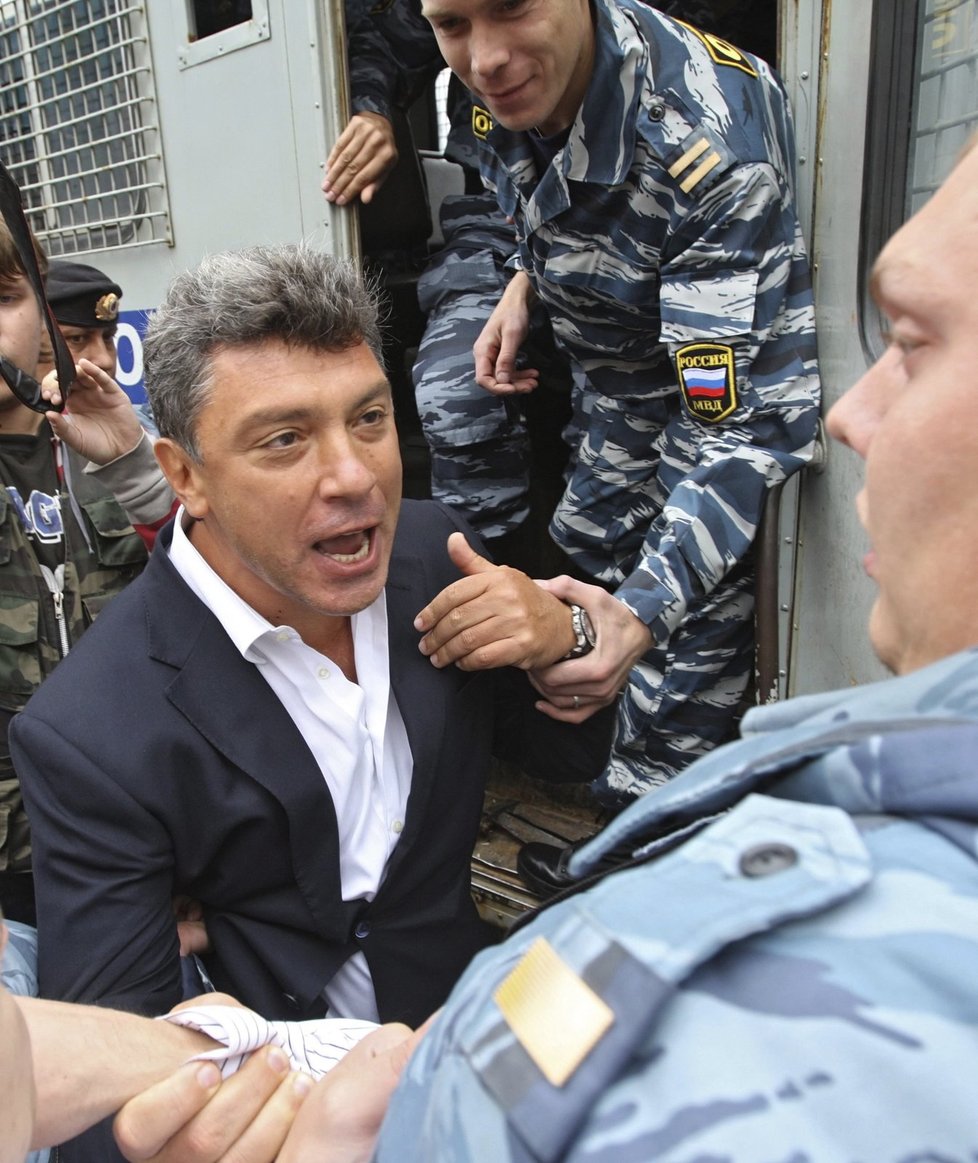 Němcov se byl schopný hádat s každým. I s policisty