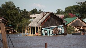 Jih Sibiře je zděšen povodněmi, které jsou největší za posledních 100 let.