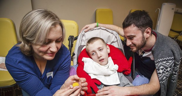 Míša (9) trpí, zoufalá matka objednala léky z ciziny. Zatkli ji za pašování drog