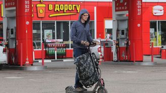 Nepanikařte, ale omezte cesty autem. Ukrajinci předělávají Krym na ostrov a straší ruské oblasti Nepanikařte, ale omezte cesty autem. Ukrajinci předělávají Krym na ostrov a straší ruské oblasti