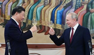 Sedmadvacítka plánuje postihy čínských firem za pomoc Rusku. Peking hrozí odvetou 