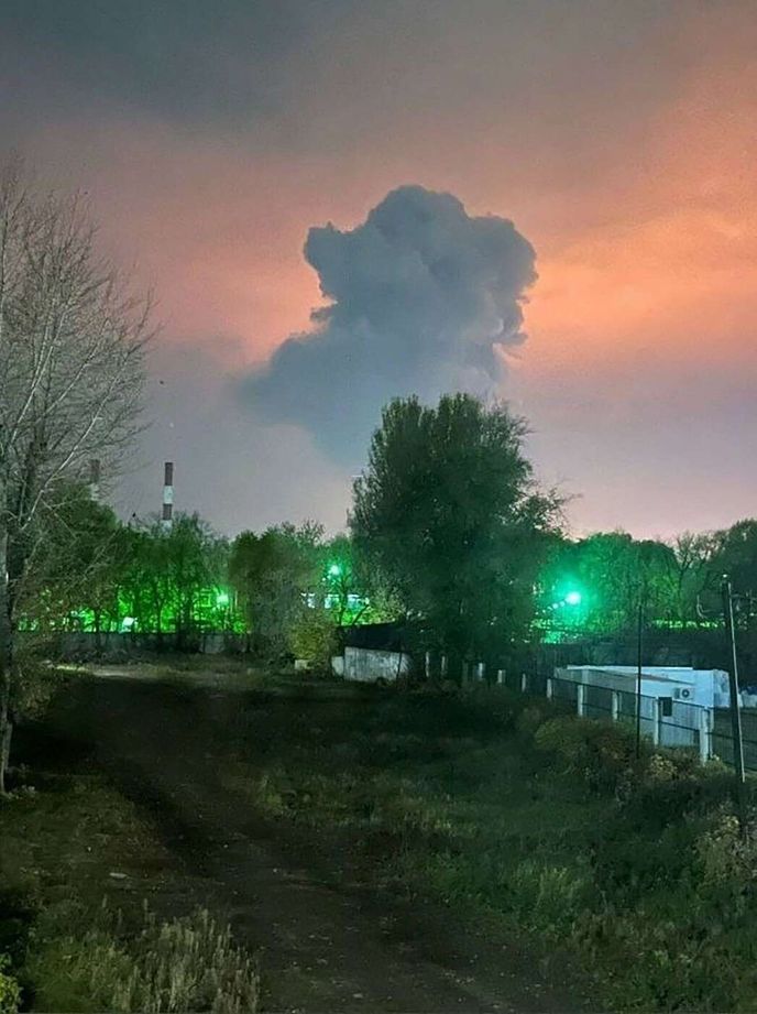 Ruský energetický sektor drtí dronové útoky i sankce. Ruský energetický sektor drtí dronové útoky i sankce.