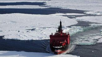Nové přístavy a ledoborce. Putin chce zvýšit přepravu nákladu v arktických oblastech