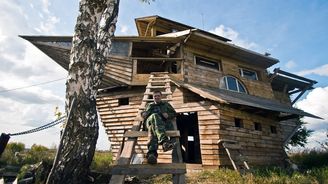 Nejdivnější domy, které najdete jen v Rusku: 13 patrová chatrč a další bizáry