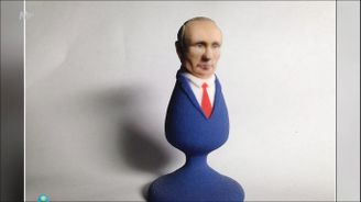 Dárečky s Putinem pro milovníky ruské propagandy: Na celé čáře vítězí anální kolík!
