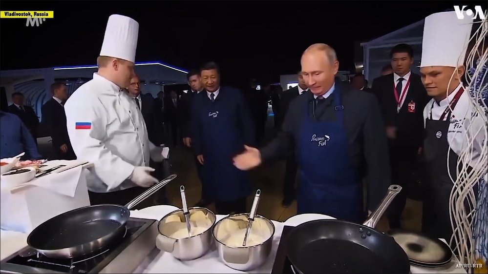 Dříve si Putin zástupce východu pouštěl k tělu.