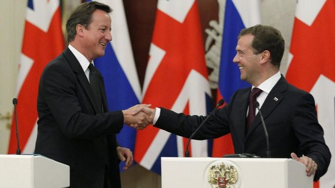 ruský prezident Dmitrij Medvěděv a britský premiér David Cameron