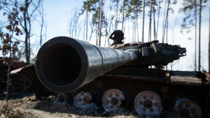 Zničený ruský tank v Kyjevské oblasti
